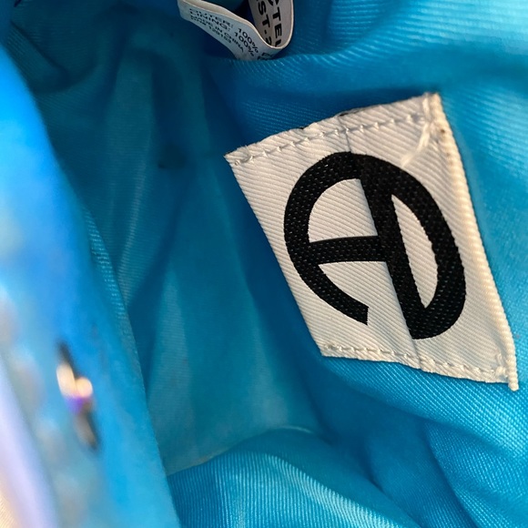 Telfar - Picture 3 of 6